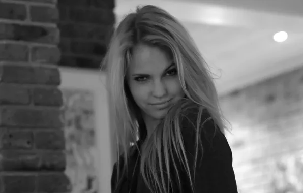 Picture girl, model, black and white, squint, Emilie Marie Nereng
