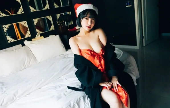 Chest, look, sexy, pose, model, hat, pillow, makeup