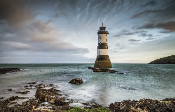 Penmon Lighthouse, Puffin Island, West-Rainton