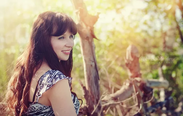 Greens, girl, smile, brown hair, bokeh
