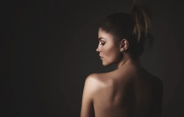 Girl, face, naked, back, spout