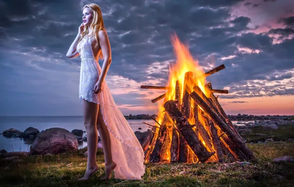 Picture girl, shore, the fire, Ocean Shore Fantasy