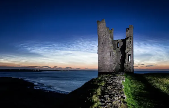 Northumberland, Dunstanburgh Castle, Night Shining Tower - Noctilucent Clouds