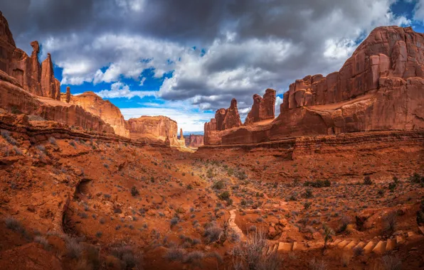 Picture clouds, rocks, Utah, USA