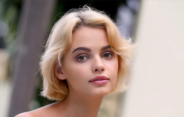 Ariel, short hair, bokeh, red lips, pretty face, close up, blonde girl, blurred background