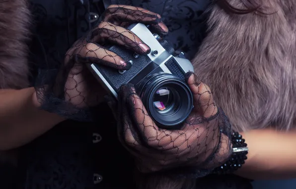 Picture girl, hands, the camera, gloves, fur