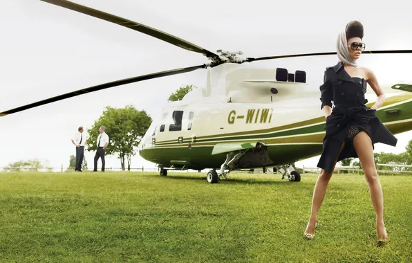 Helicopter, Victoria Beckham, pilots, Victoria Beckham