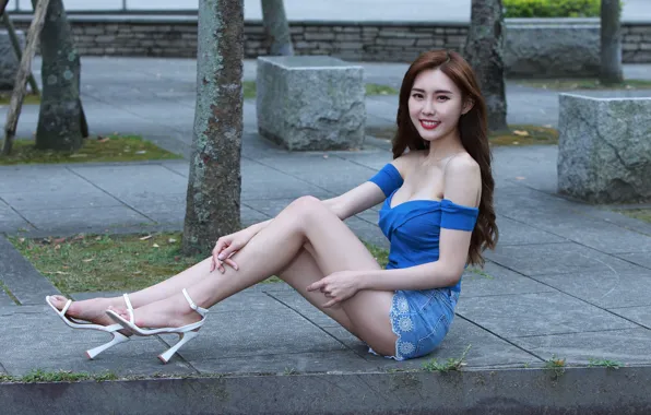 Look, pose, model, shorts, portrait, makeup, figure, hairstyle