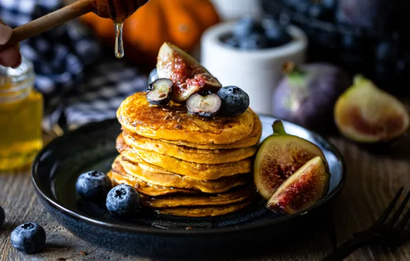 Berries, Breakfast, blueberries, honey, pancakes, figs, Karina Klachuk
