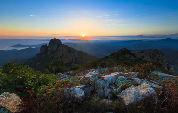 Picture the sky, the sun, rays, mountains, stones, rocks, France, Alps