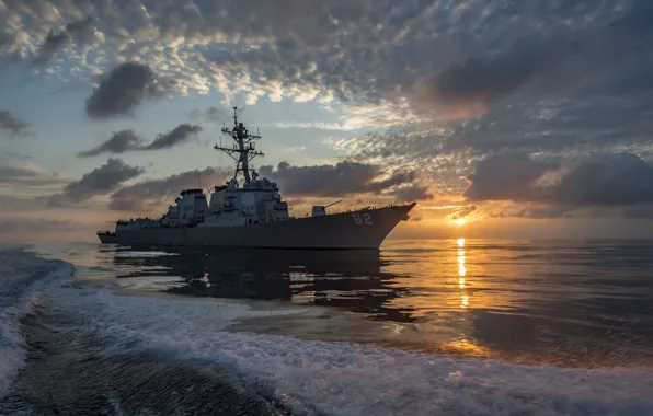 Picture sea, sunset, guided-missile destroyer, USS Lassen (DDG 82)