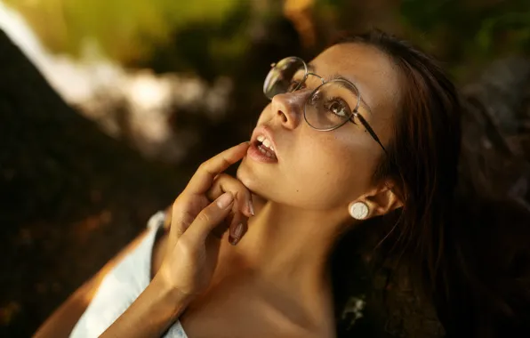 Picture nature, face, pose, model, hand, portrait, makeup, glasses