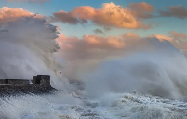 Squirt, storm, lighthouse, Wales, Porthcawl