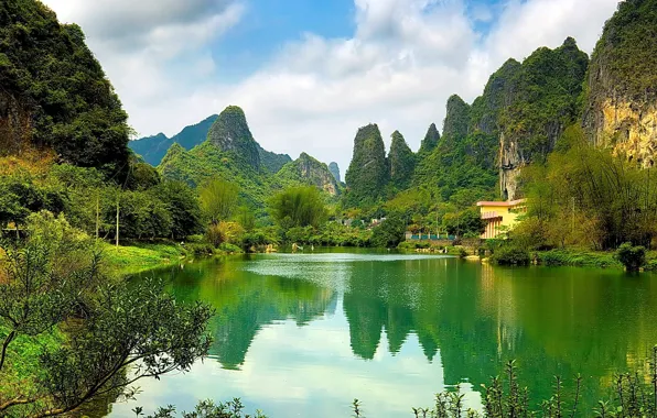 Picture the sky, water, clouds, trees, mountains, China