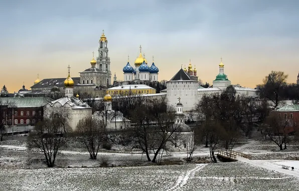 Picture the city, temple, dome