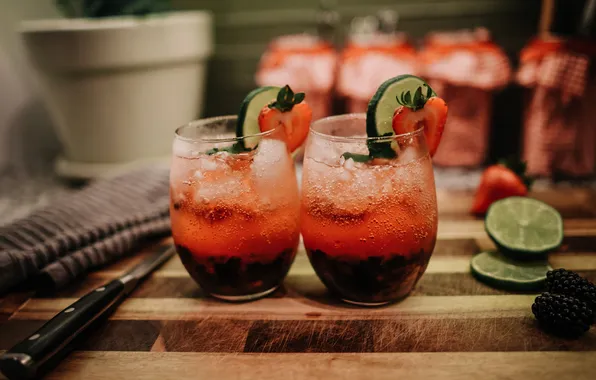 Glasses, strawberry, cocktail, lime