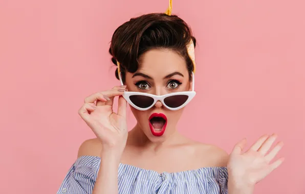 Fright, model, glasses