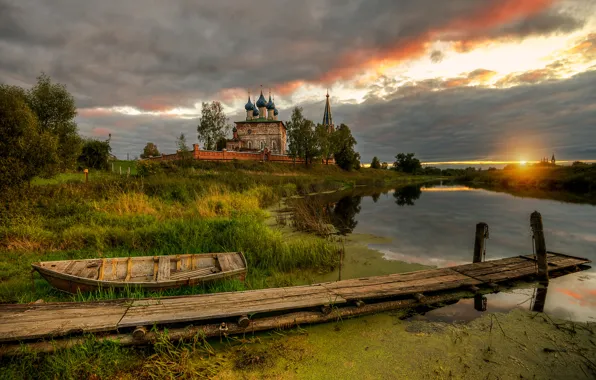Picture sunset, Russia, village of Dunilovo
