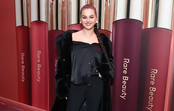 Look, pose, smile, model, makeup, actress, hairstyle, singer