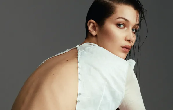 Picture look, Bella Hadid, bare back