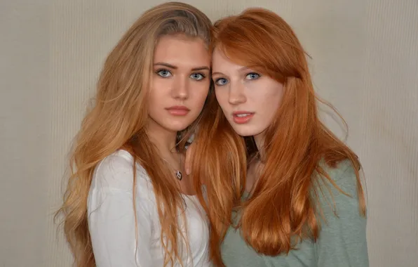 Look, girls, Lily, Sophie