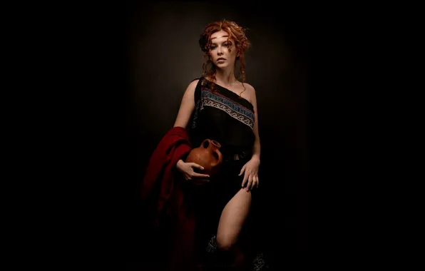 Red, Anna Telysheva, Eric Burhani, Amphora, Chiton