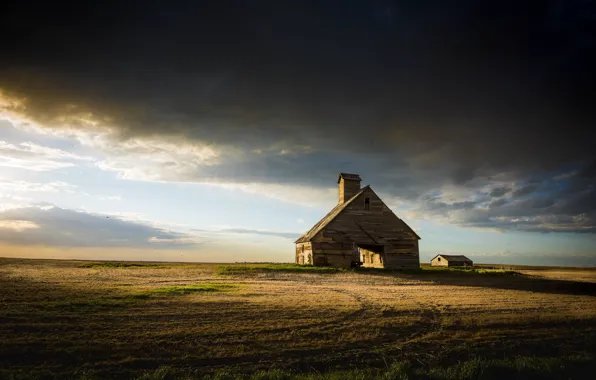 Picture field, the sky, clouds, the barn