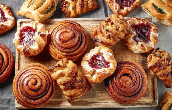 Picture cakes, sweet, buns, jam