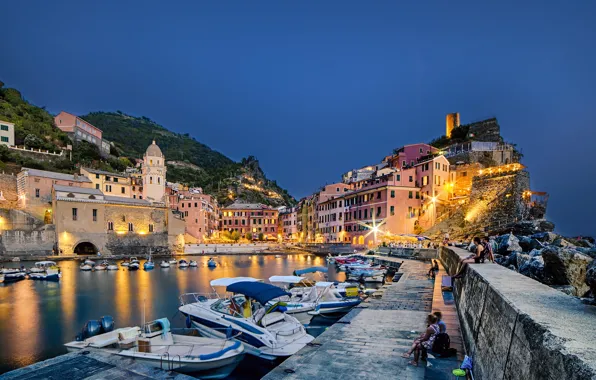 Picture sea, the city, shore, home, boats, the evening, pier, lighting