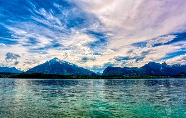 Picture the sky, clouds, mountains, lake