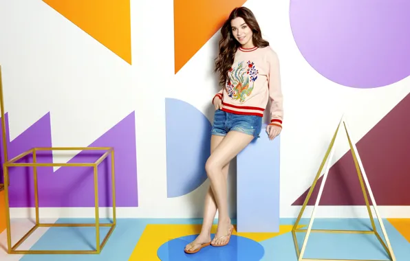 Picture pose, smile, model, shorts, actress, t-shirt, hairstyle, brown hair