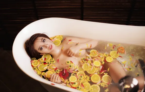 Girl, lemon, bath