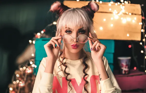Picture look, girl, makeup, glasses, blonde, boxes, hairstyle, garland