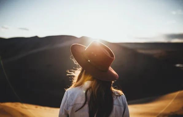 Picture girl, hat, curls