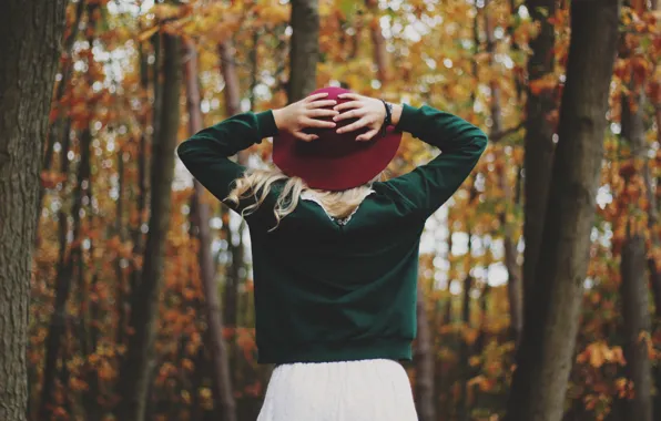 Picture autumn, girl, back, hat, hands