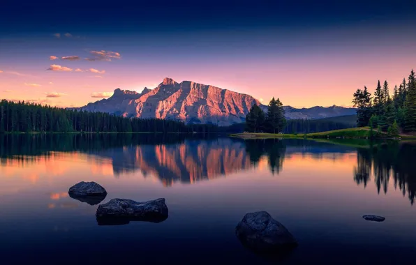 Picture mountains, lake, stones