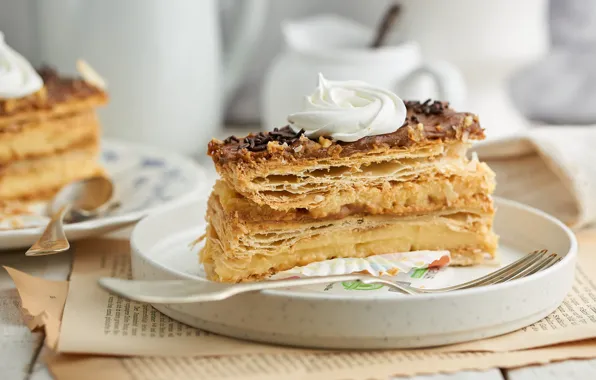 Picture cake, cream, flaky