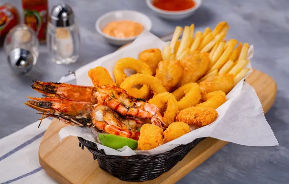 Ring, shrimp, sauce, French fries
