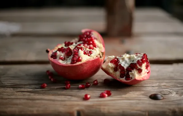 Picture red, table, seeds, the flesh, garnet