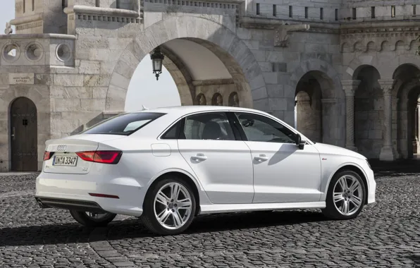 Audi, sedan