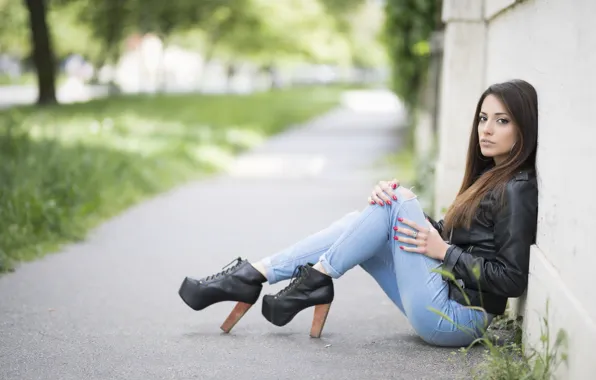Picture look, style, model, beauty, sitting, Carlotta