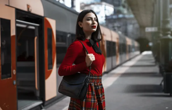 Girl, the city, station