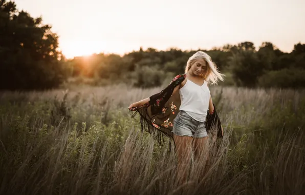 Picture field, summer, the wind, shorts, blonde