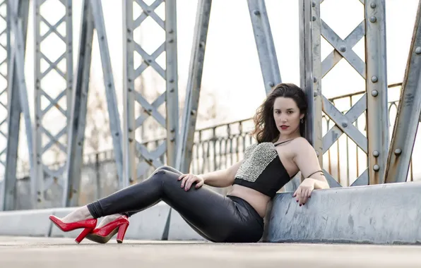 Girl, bridge, Marta