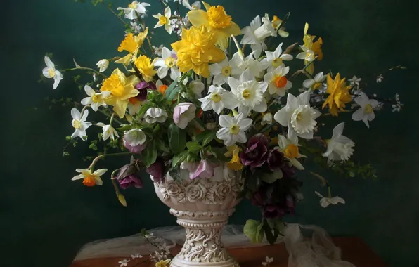 Bouquet, vase, daffodils, hellebore