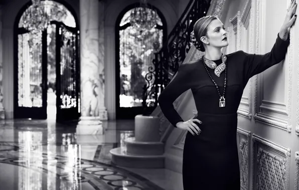 Decoration, actress, black and white, black dress, hall, Drew Barrymore