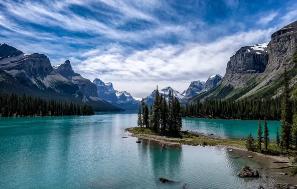 Picture trees, mountains, river, tops, island