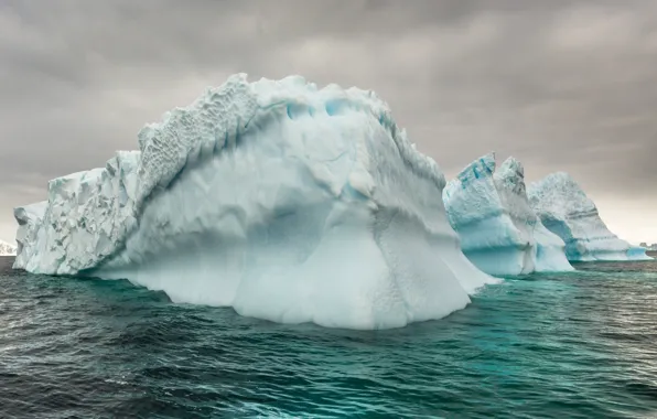 Picture iceberg, sea, the sky