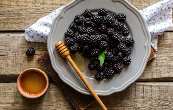Picture berries, honey, plate, BlackBerry