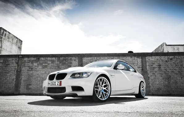 Picture the sky, wall, BMW, BMW, white, white, E92, the front part